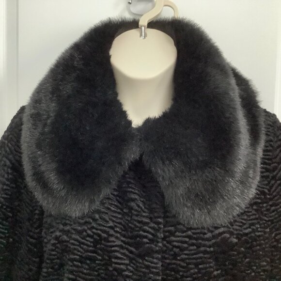 Stunning Larry Levine faux fur Fully lined coat, Size L - Picture 6 of 14